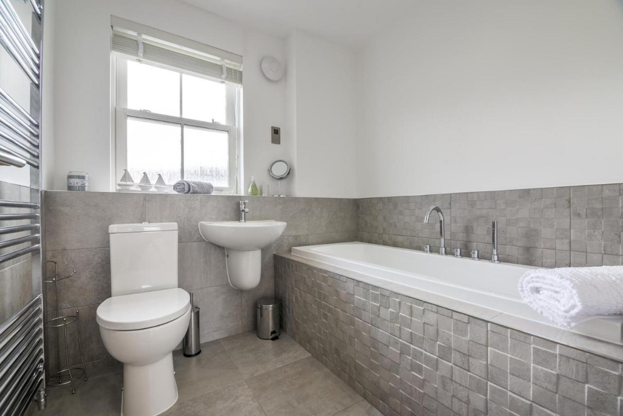 Milford Street - 5 Bedroom Luxurious Holiday Home - 桑德斯富特 外观 照片